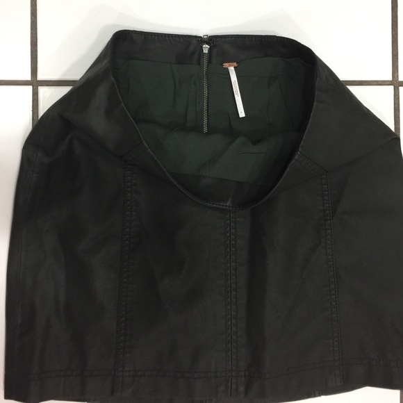 NWOT Free People Faux Leather Mini Skirt - Picture 4 of 5